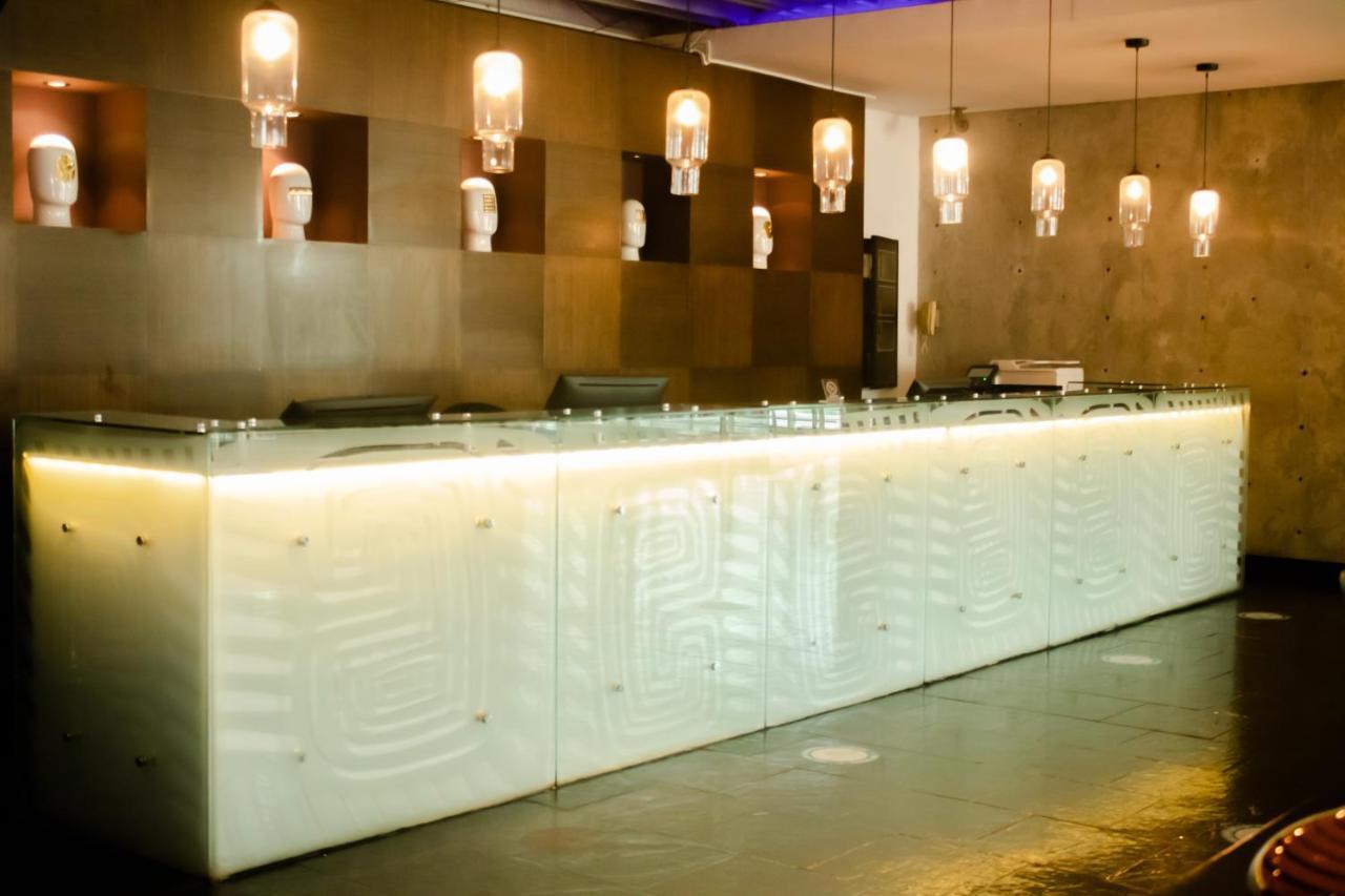 Decapolis Hotel