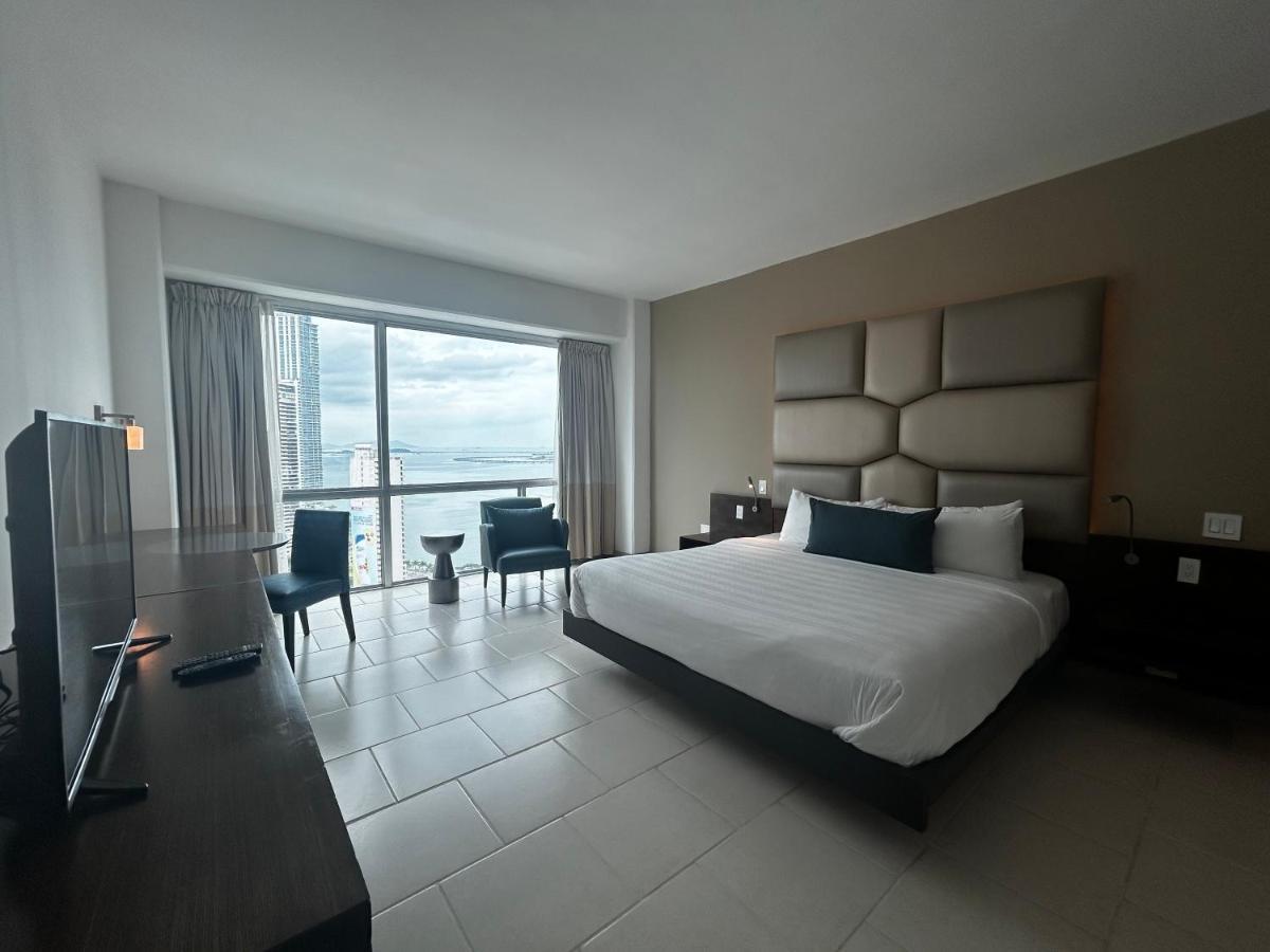 Decapolis Hotel