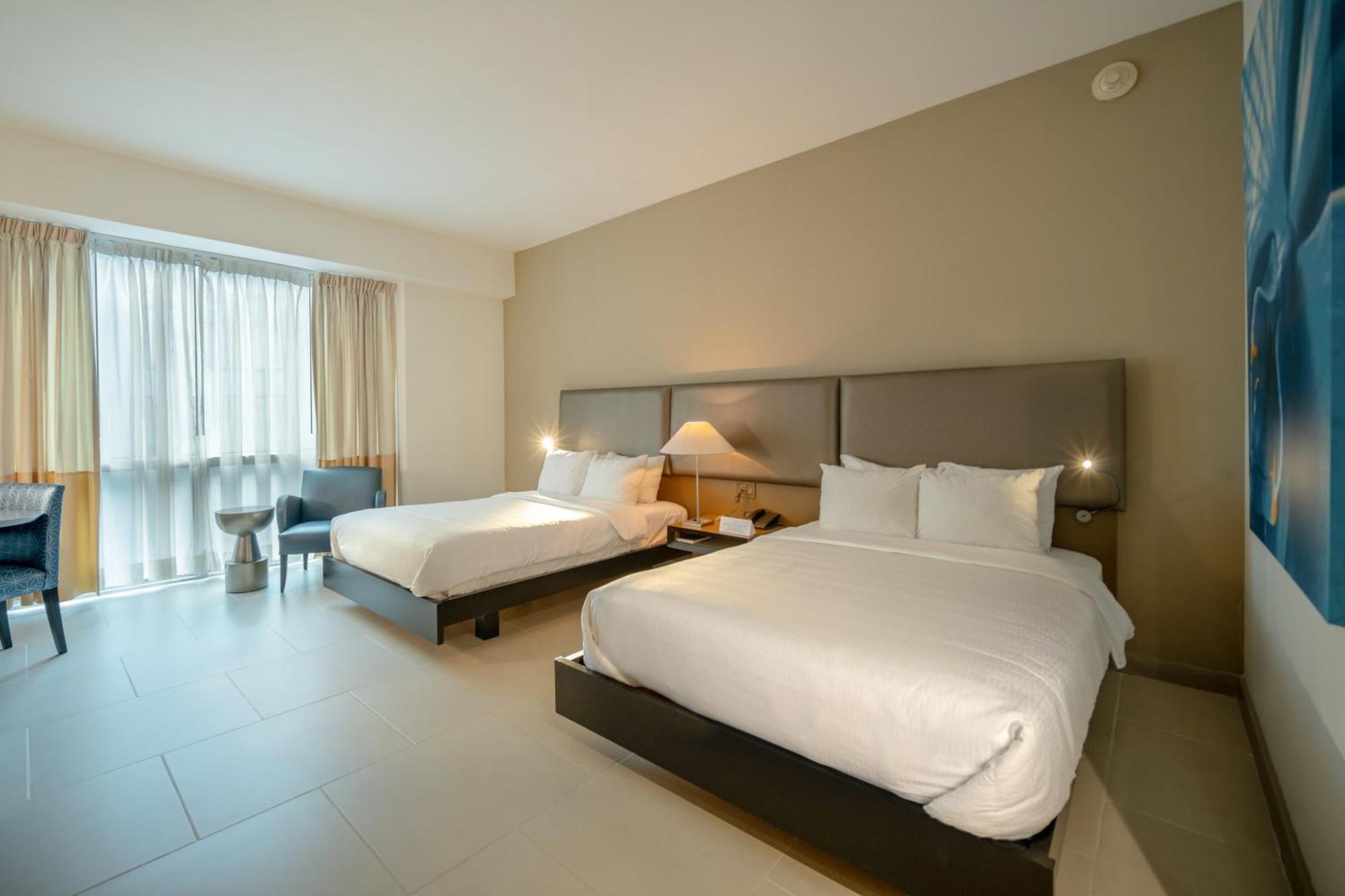 Decapolis Hotel