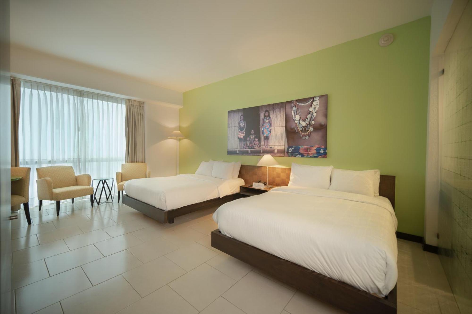 Decapolis Hotel