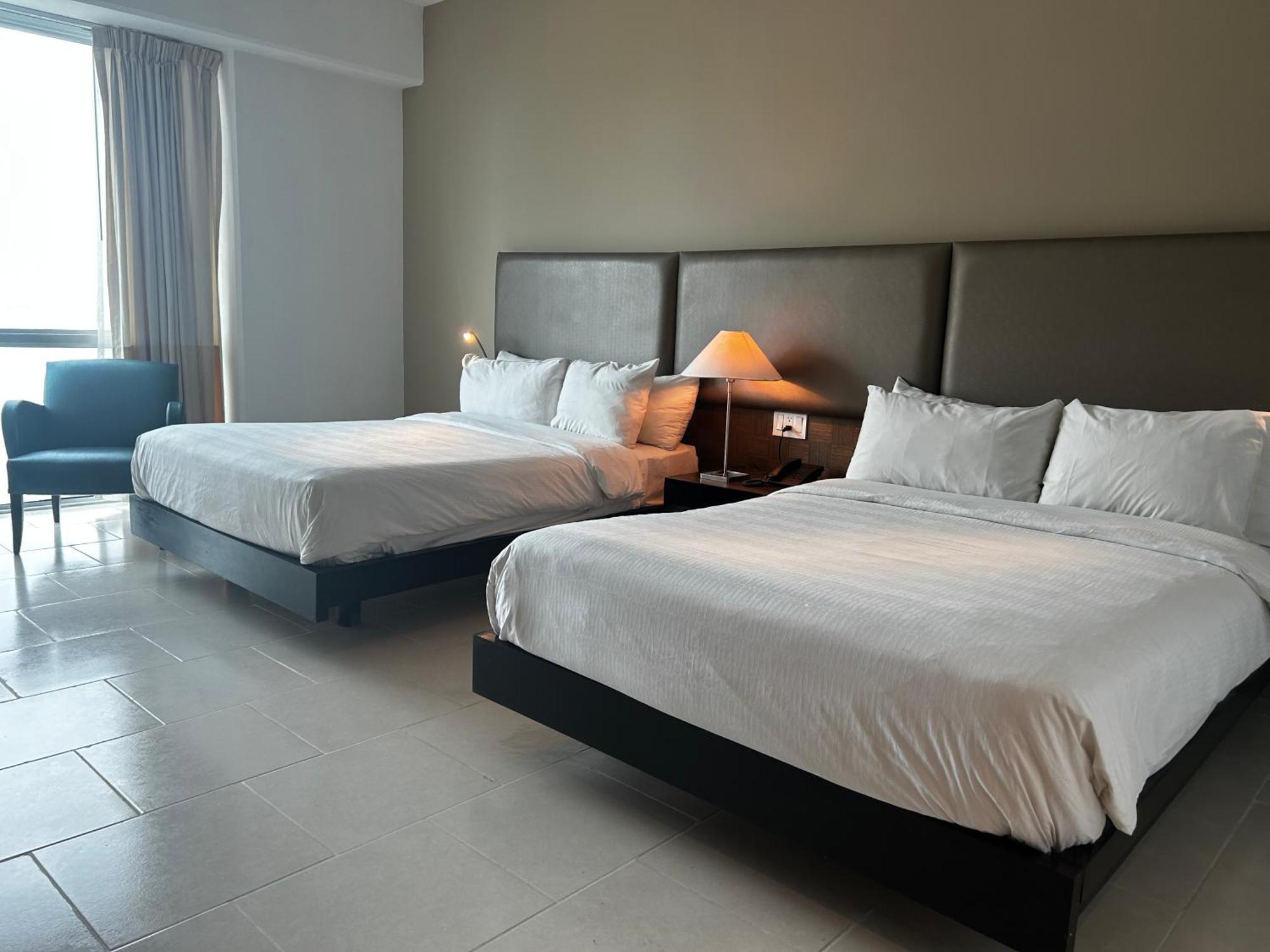 Decapolis Hotel